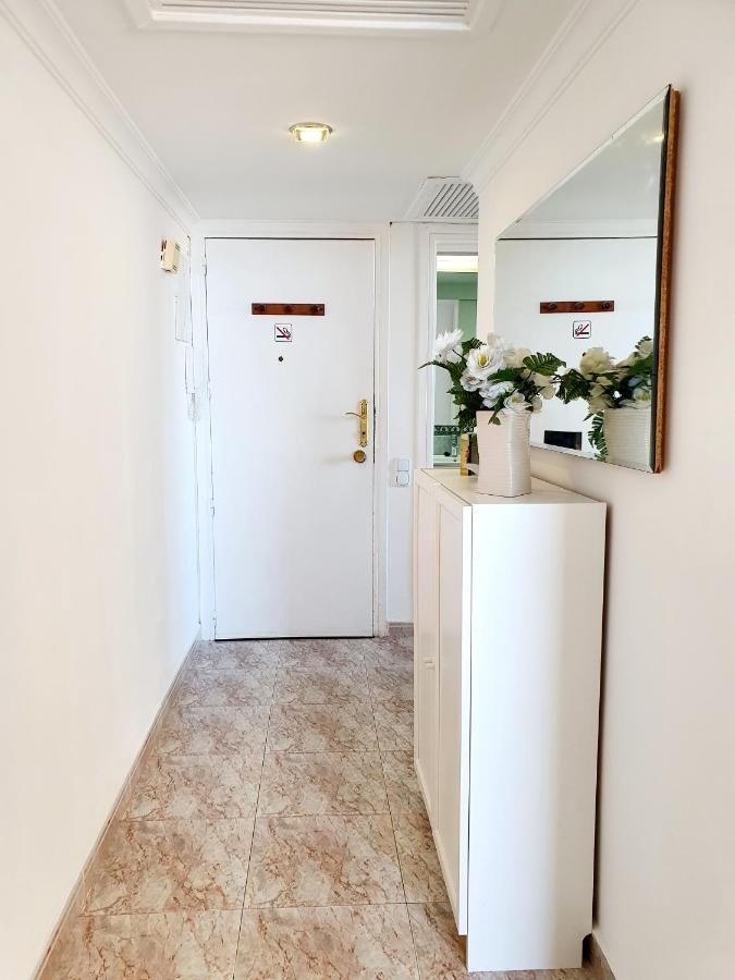 Marina View Apartment Fuengirola Bagian luar foto